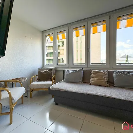 Oropesinka Apartment